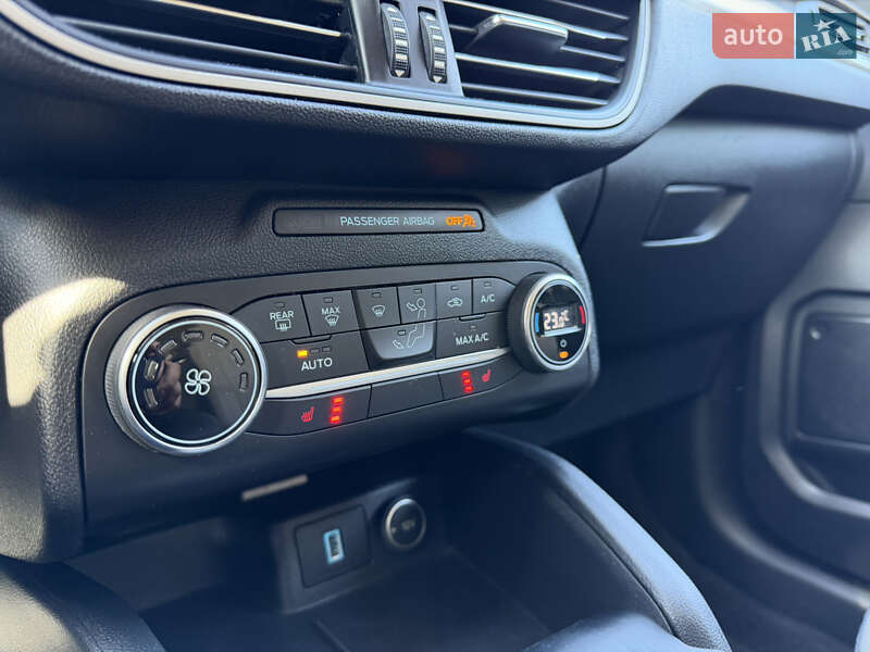 Внедорожник / Кроссовер Ford Escape 2020 в Киеве