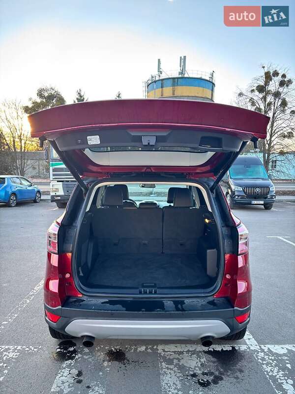 Внедорожник / Кроссовер Ford Escape 2017 в Ровно