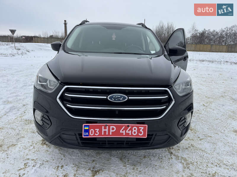 Внедорожник / Кроссовер Ford Escape 2017 в Сумах
