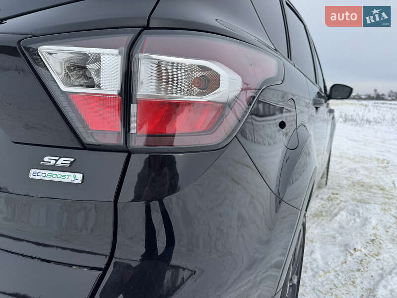 Внедорожник / Кроссовер Ford Escape 2017 в Сумах