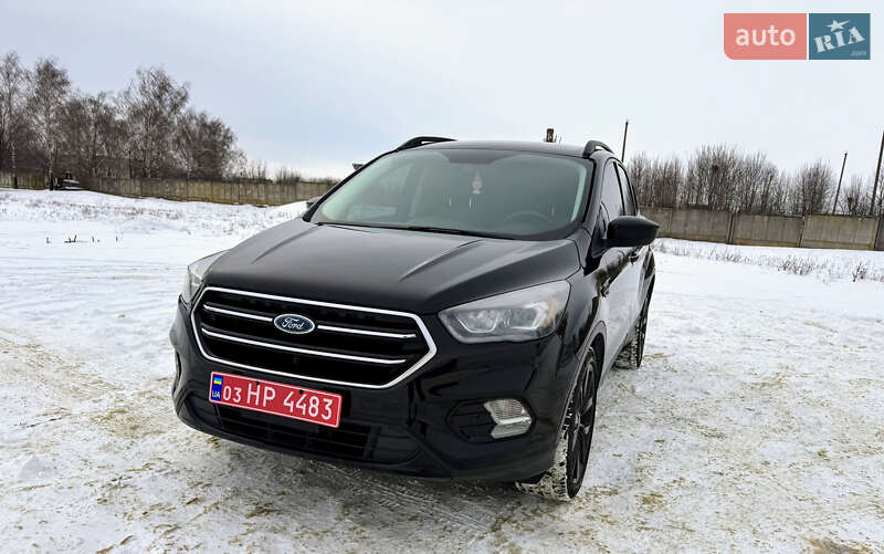 Внедорожник / Кроссовер Ford Escape 2017 в Сумах