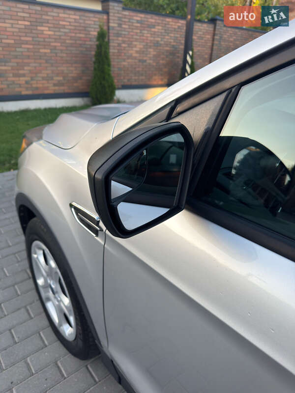 Внедорожник / Кроссовер Ford Escape 2016 в Виннице