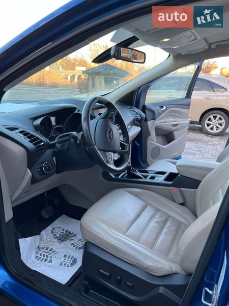 Внедорожник / Кроссовер Ford Escape 2017 в Львове