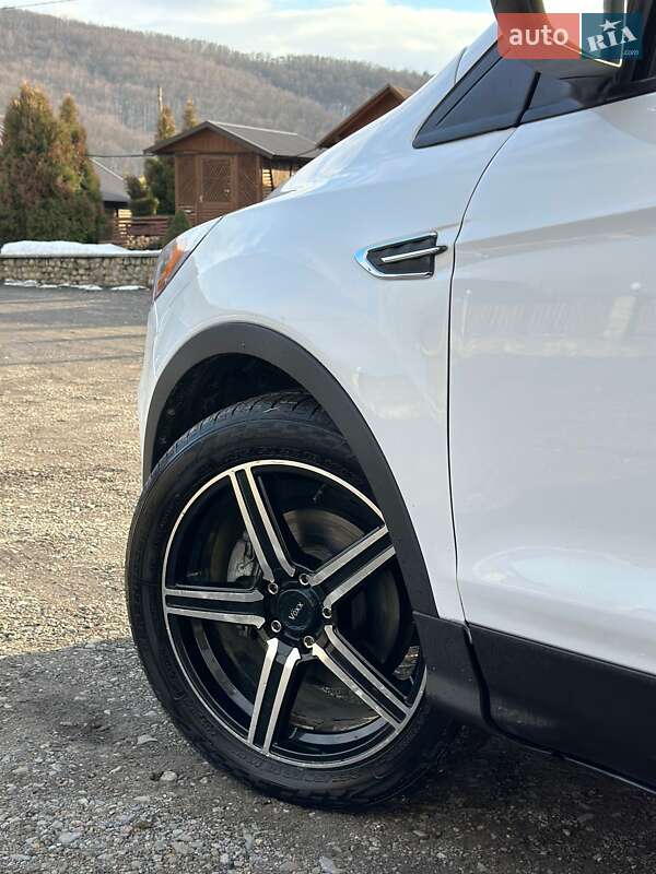 Позашляховик / Кросовер Ford Escape 2018 в Бережанах