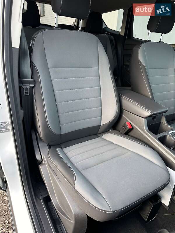 Позашляховик / Кросовер Ford Escape 2018 в Бережанах