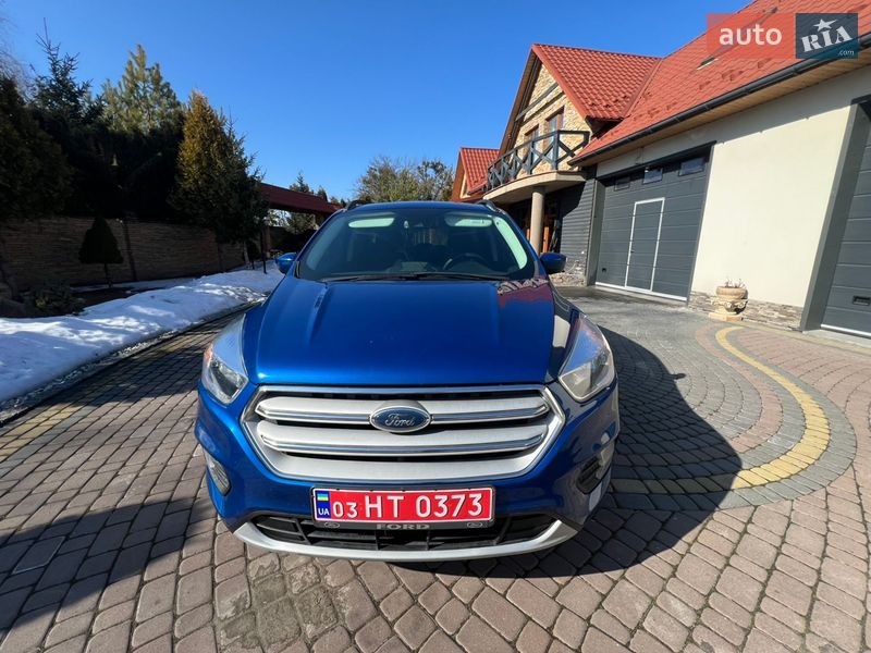 Внедорожник / Кроссовер Ford Escape 2018 в Дубно