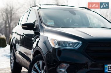 Внедорожник / Кроссовер Ford Escape 2016 в Золочеве