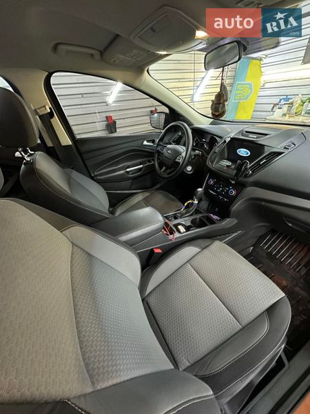 Позашляховик / Кросовер Ford Escape 2017 в Києві