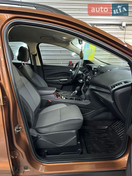 Позашляховик / Кросовер Ford Escape 2017 в Києві