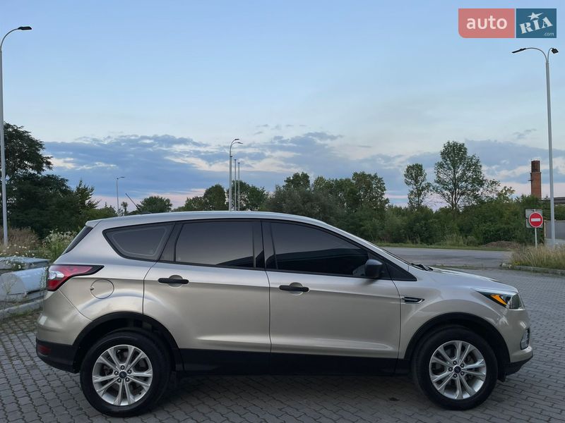Внедорожник / Кроссовер Ford Escape 2017 в Подгайцах