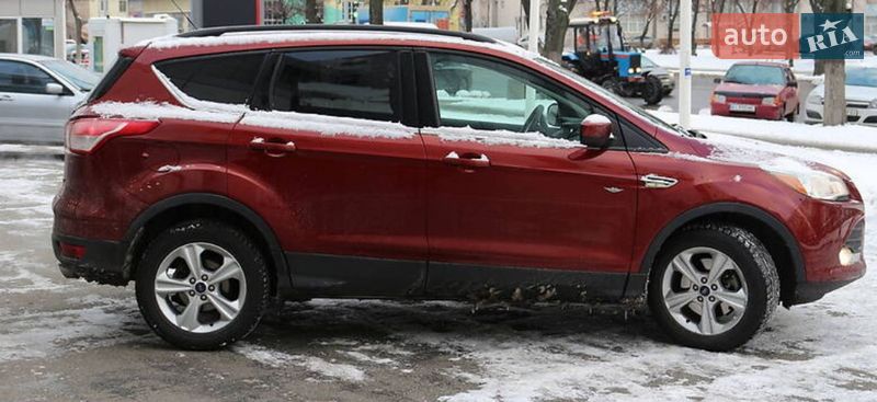 Внедорожник / Кроссовер Ford Escape 2015 в Ирпене