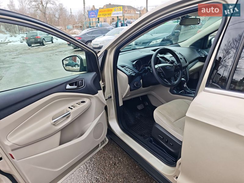 Внедорожник / Кроссовер Ford Escape 2017 в Сумах