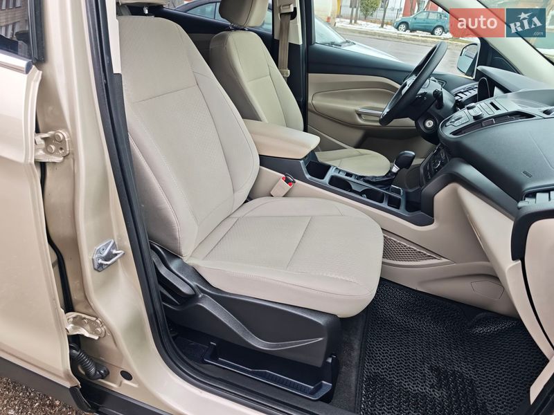 Внедорожник / Кроссовер Ford Escape 2017 в Сумах