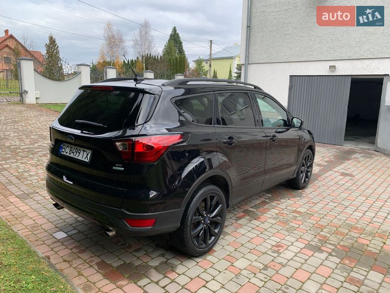 Позашляховик / Кросовер Ford Escape 2019 в Дрогобичі