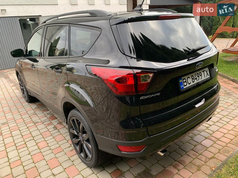 Позашляховик / Кросовер Ford Escape 2019 в Дрогобичі