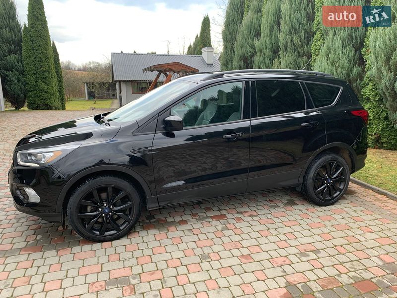 Позашляховик / Кросовер Ford Escape 2019 в Дрогобичі