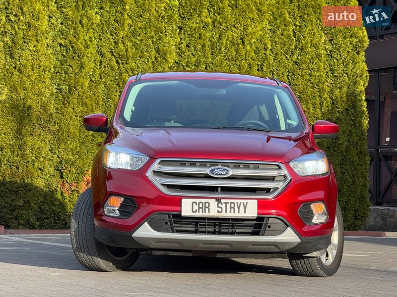 Внедорожник / Кроссовер Ford Escape 2016 в Стрые