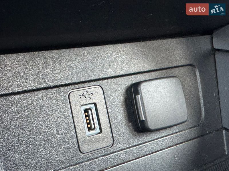 Внедорожник / Кроссовер Ford Escape 2016 в Стрые