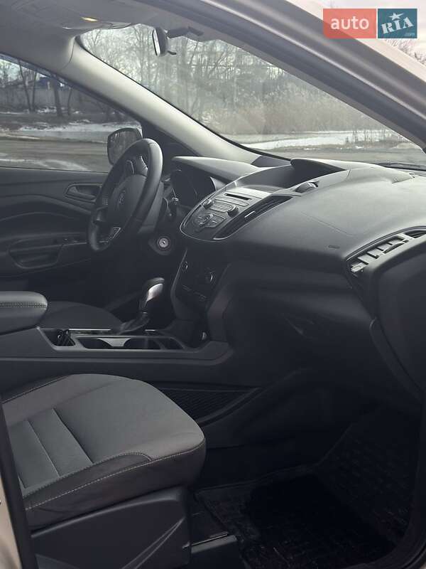 Внедорожник / Кроссовер Ford Escape 2017 в Кременчуге