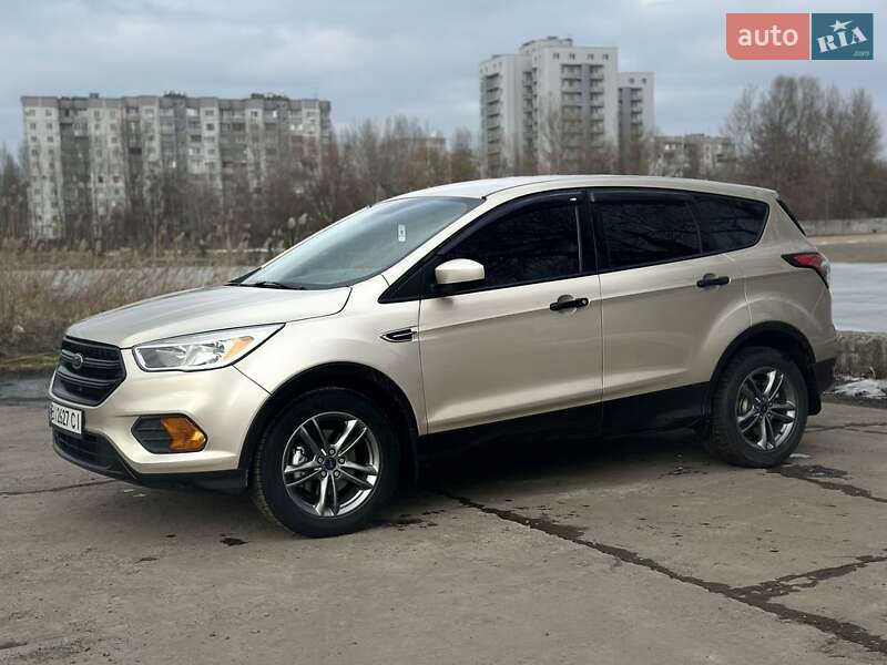 Внедорожник / Кроссовер Ford Escape 2017 в Кременчуге