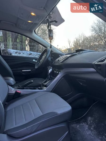 Внедорожник / Кроссовер Ford Escape 2015 в Монастырище