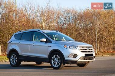 Внедорожник / Кроссовер Ford Escape 2019 в Львове