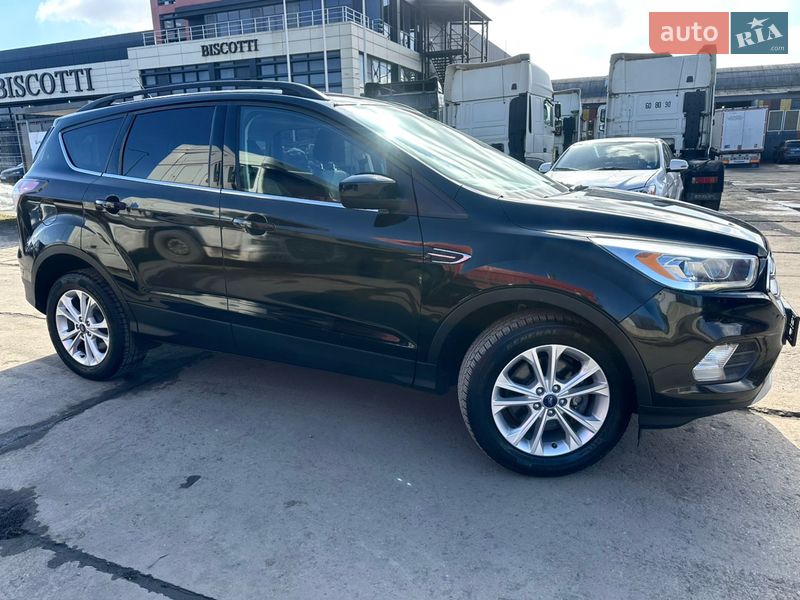 Внедорожник / Кроссовер Ford Escape 2017 в Львове