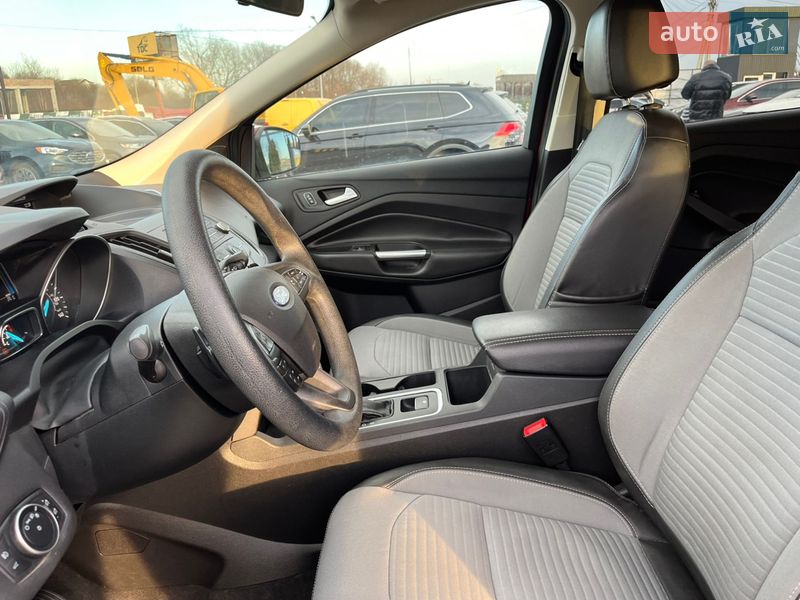 Внедорожник / Кроссовер Ford Escape 2017 в Львове