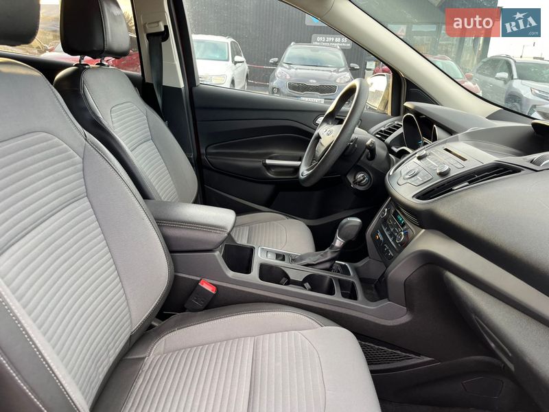 Внедорожник / Кроссовер Ford Escape 2017 в Львове
