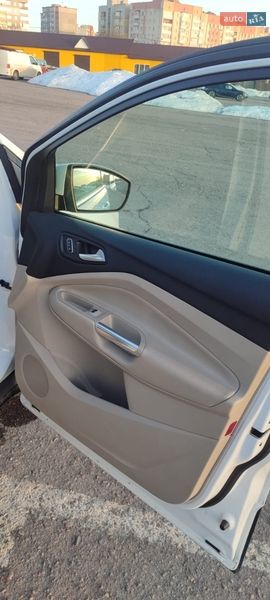 Позашляховик / Кросовер Ford Escape 2015 в Рівному