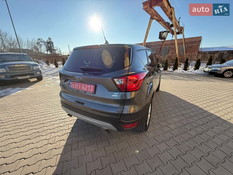 Позашляховик / Кросовер Ford Escape 2018 в Луцьку