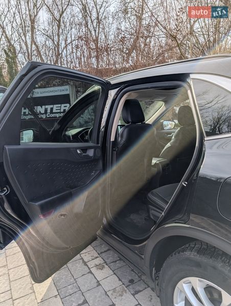 Позашляховик / Кросовер Ford Escape 2020 в Львові