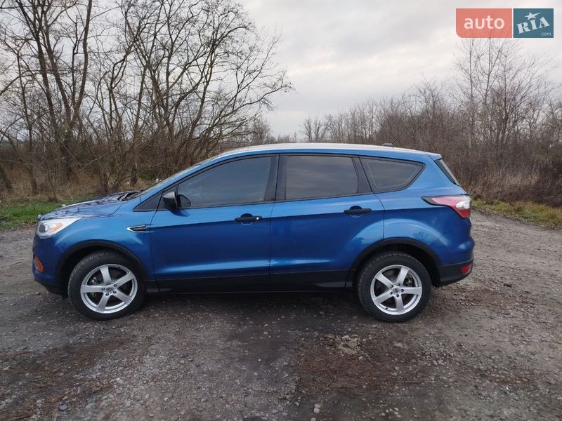 Внедорожник / Кроссовер Ford Escape 2016 в Кременчуге