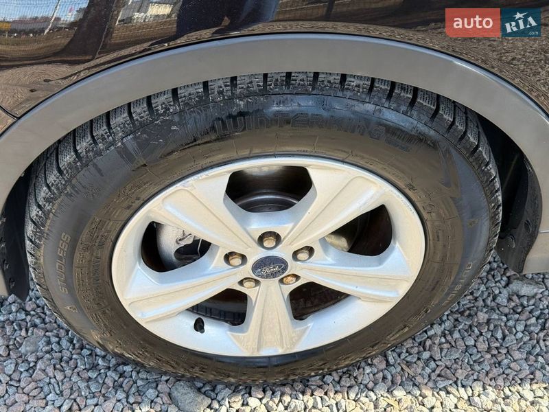 Внедорожник / Кроссовер Ford Escape 2012 в Стрые