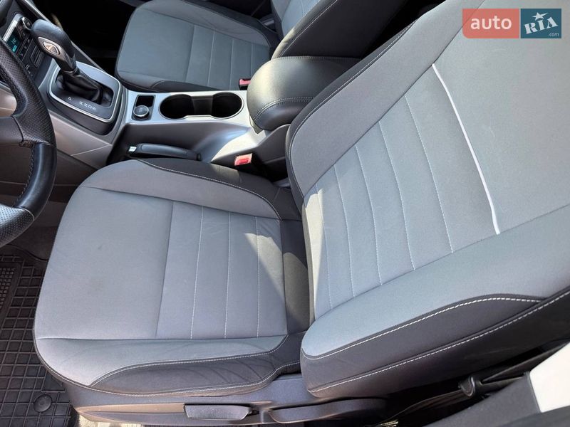 Внедорожник / Кроссовер Ford Escape 2012 в Стрые