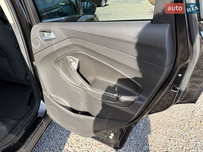 Внедорожник / Кроссовер Ford Escape 2012 в Стрые