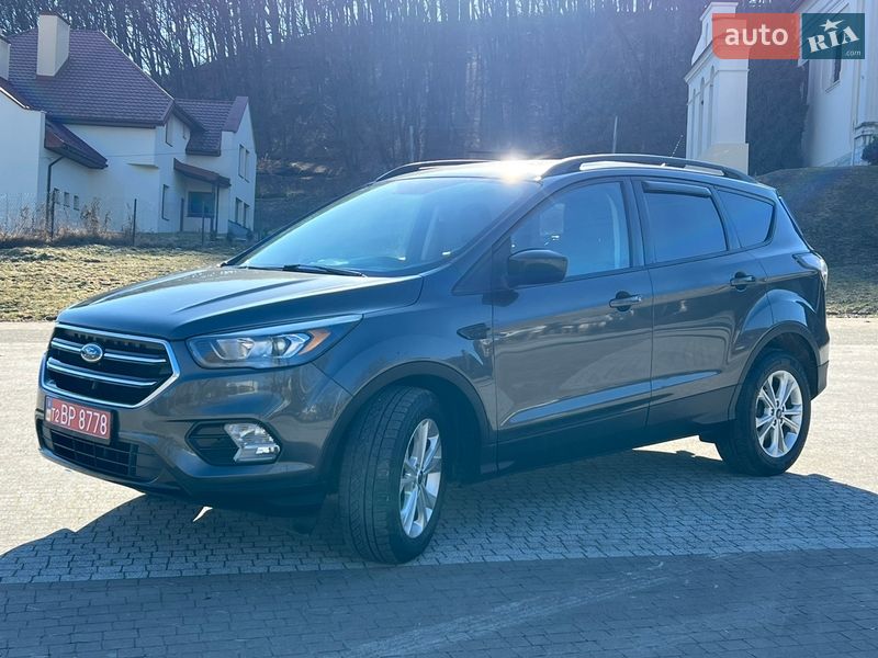 Внедорожник / Кроссовер Ford Escape 2018 в Львове