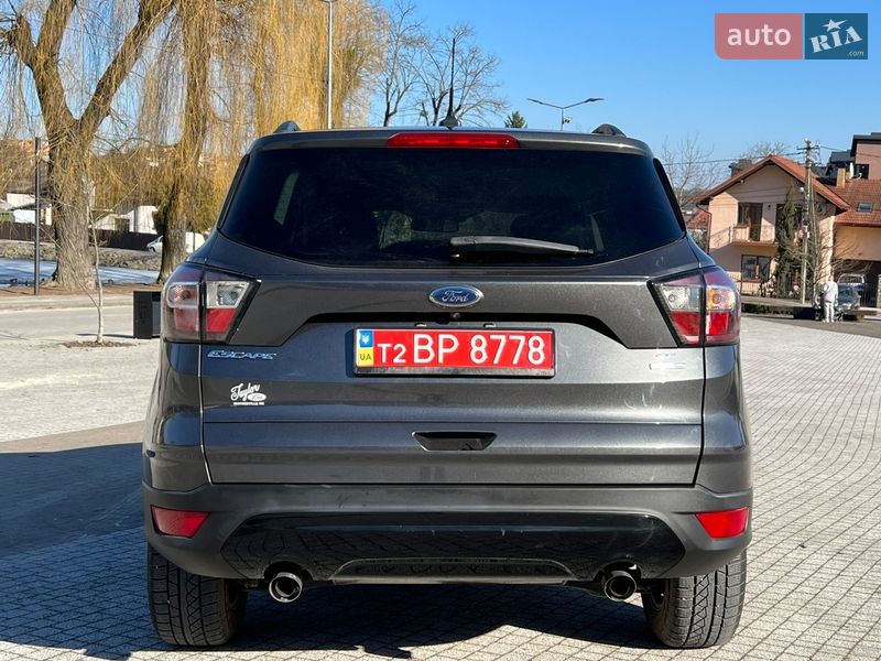 Внедорожник / Кроссовер Ford Escape 2018 в Львове
