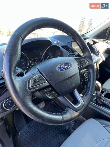 Внедорожник / Кроссовер Ford Escape 2018 в Львове
