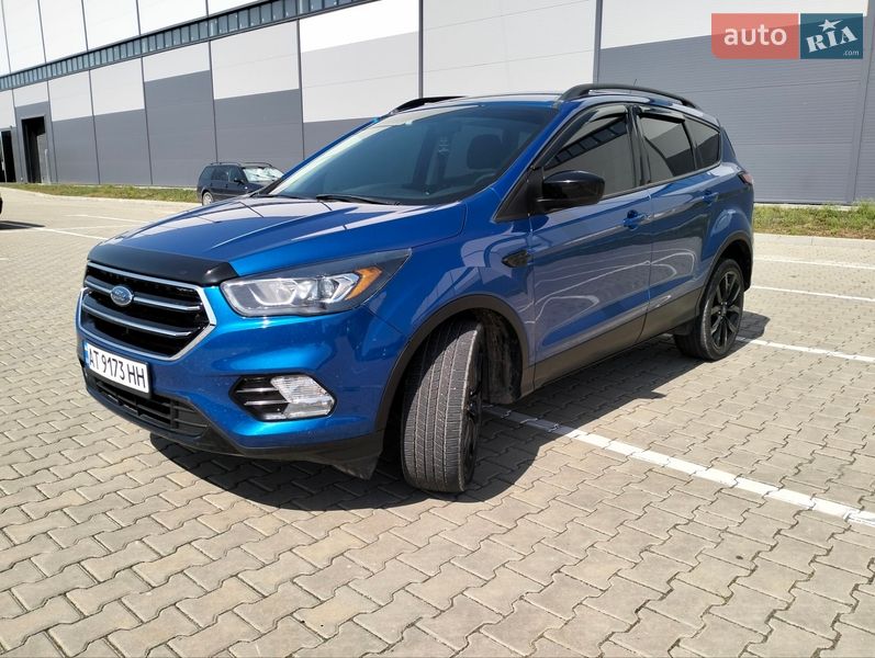 Позашляховик / Кросовер Ford Escape 2016 в Івано-Франківську