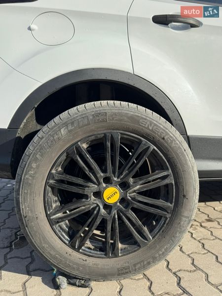 Внедорожник / Кроссовер Ford Escape 2019 в Ровно