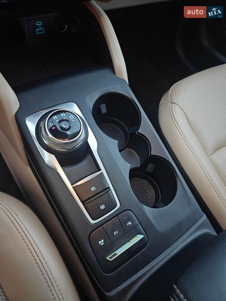 Внедорожник / Кроссовер Ford Escape 2022 в Золочеве