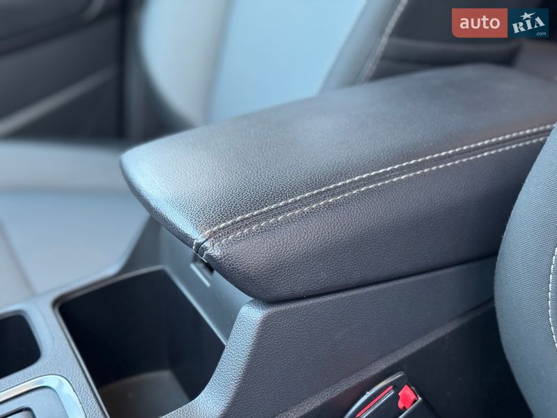 Внедорожник / Кроссовер Ford Escape 2016 в Сарнах