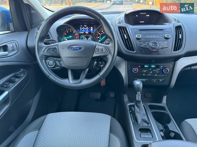 Внедорожник / Кроссовер Ford Escape 2016 в Сарнах