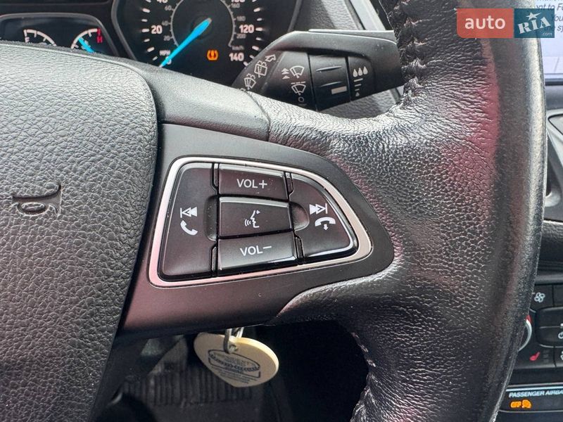 Внедорожник / Кроссовер Ford Escape 2017 в Киеве