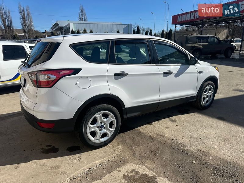 Внедорожник / Кроссовер Ford Escape 2017 в Сумах