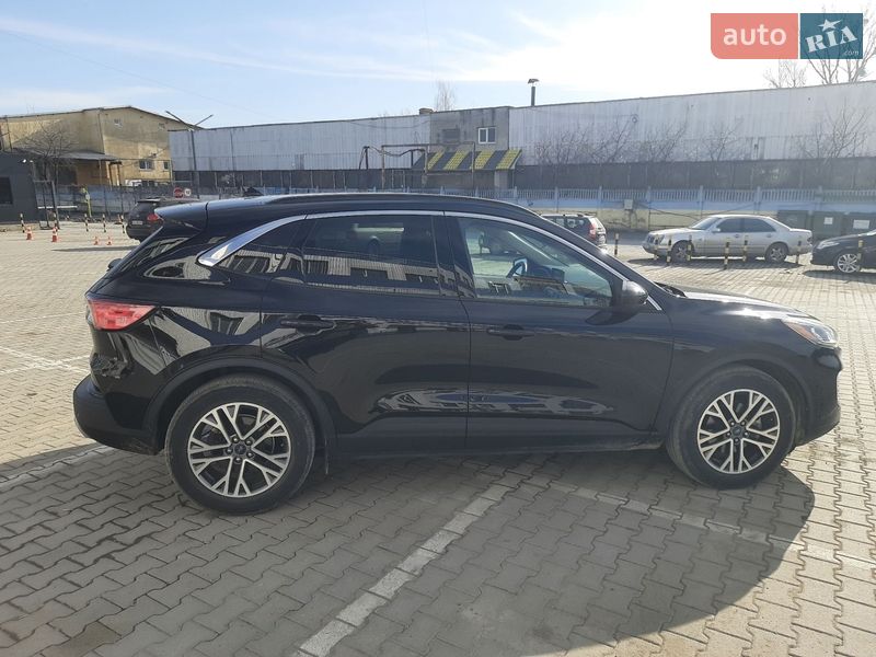 Позашляховик / Кросовер Ford Escape 2019 в Чернівцях