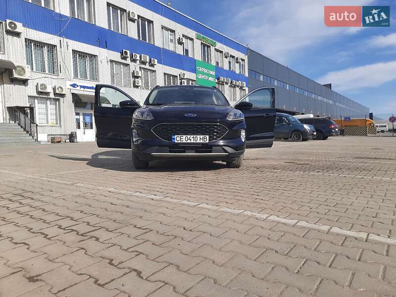 Позашляховик / Кросовер Ford Escape 2019 в Чернівцях