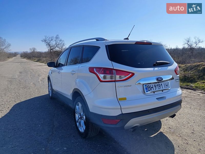 Внедорожник / Кроссовер Ford Escape 2015 в Белгороде-Днестровском