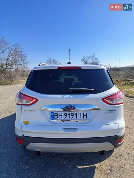 Внедорожник / Кроссовер Ford Escape 2015 в Белгороде-Днестровском